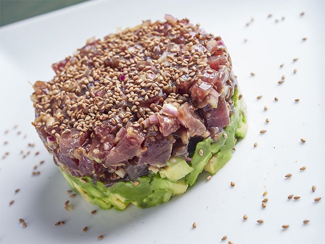 Imagen receta tartar de atún rojo y aguacate